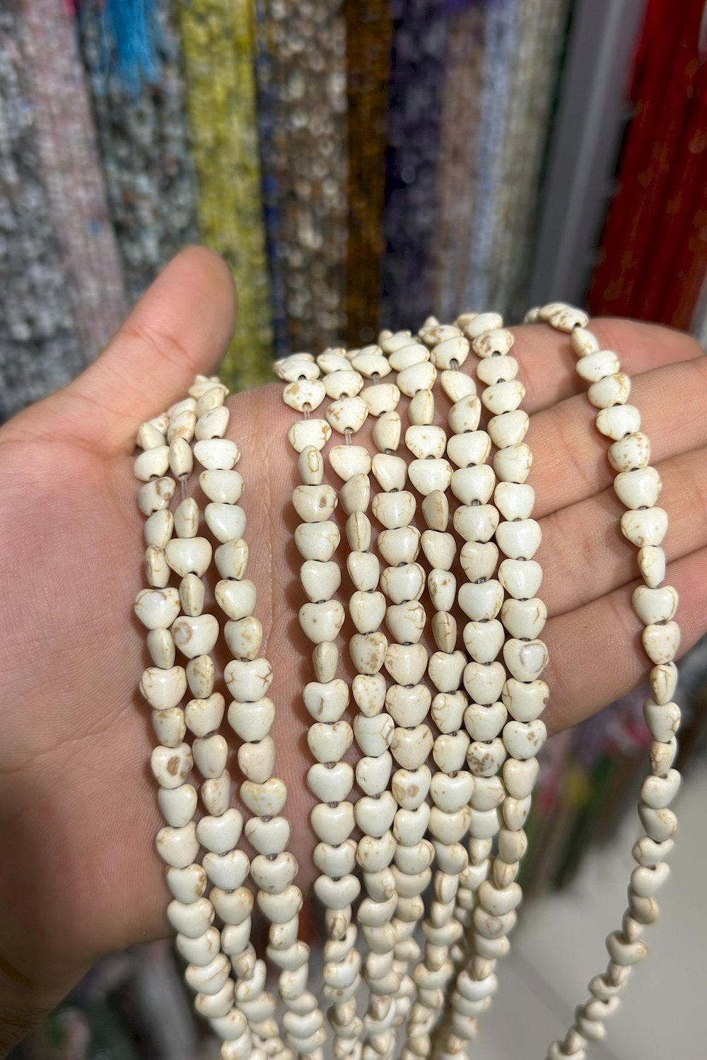 Sıkma Turkuaz Kalp Kesim Beyaz 8x4mm Doğal Taş Dizi