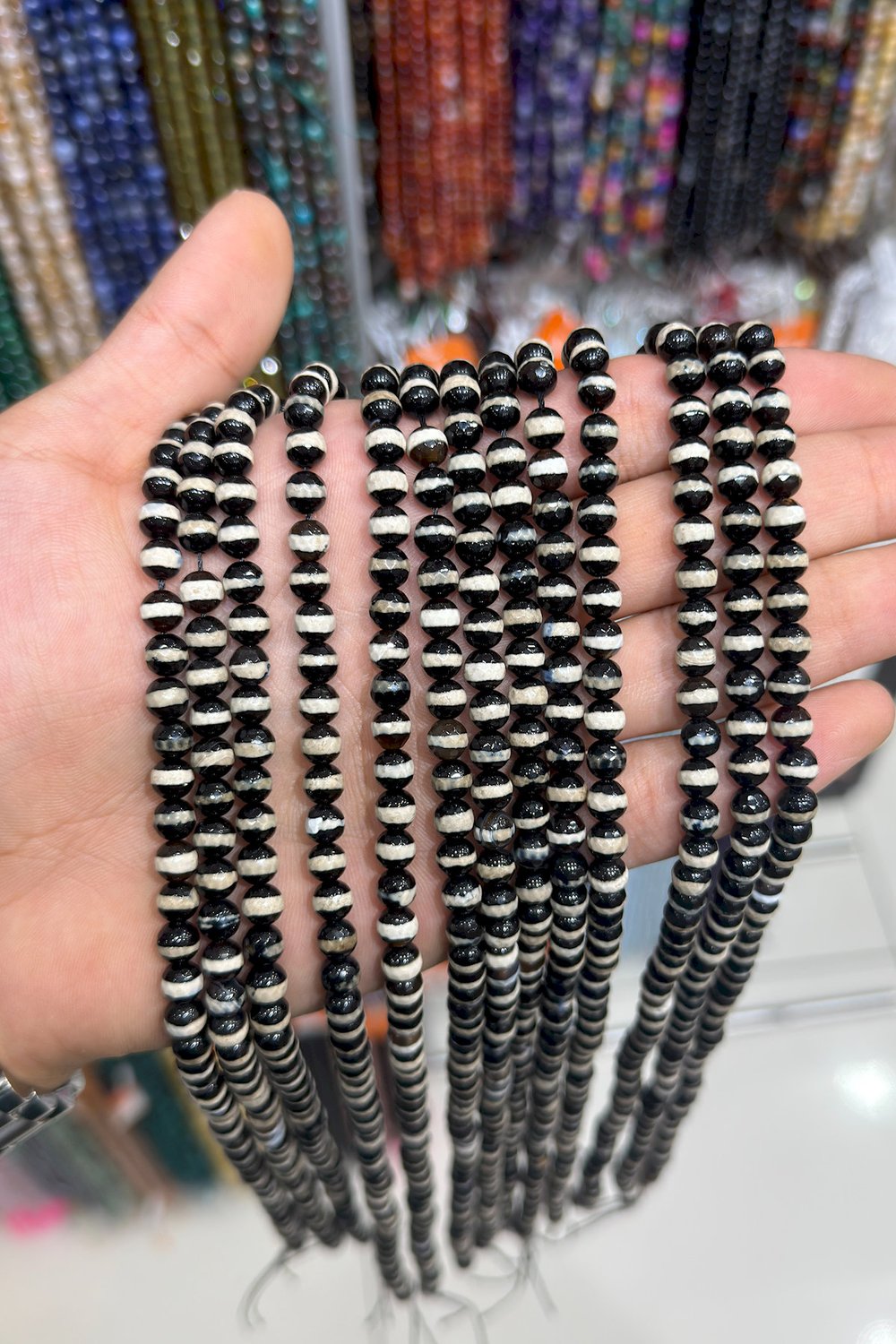 Tibet Akik Taşı Küre Faset Kesim Parlak Siyah 6mm Doğal Taş Dizi
