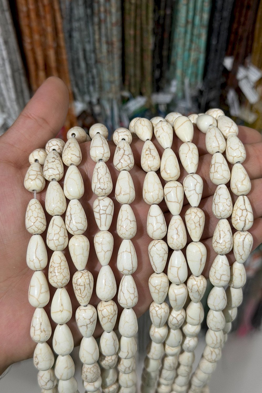Turkuaz Taşı Damla Kesim Parlak Beyaz 9x16mm Doğal Taş Dizi [B+]