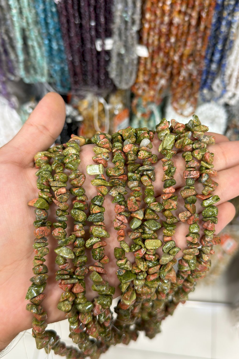 Unakit Kırık Taş Orta Boy Parlak 5x8mm Doğal Taş Dizi
