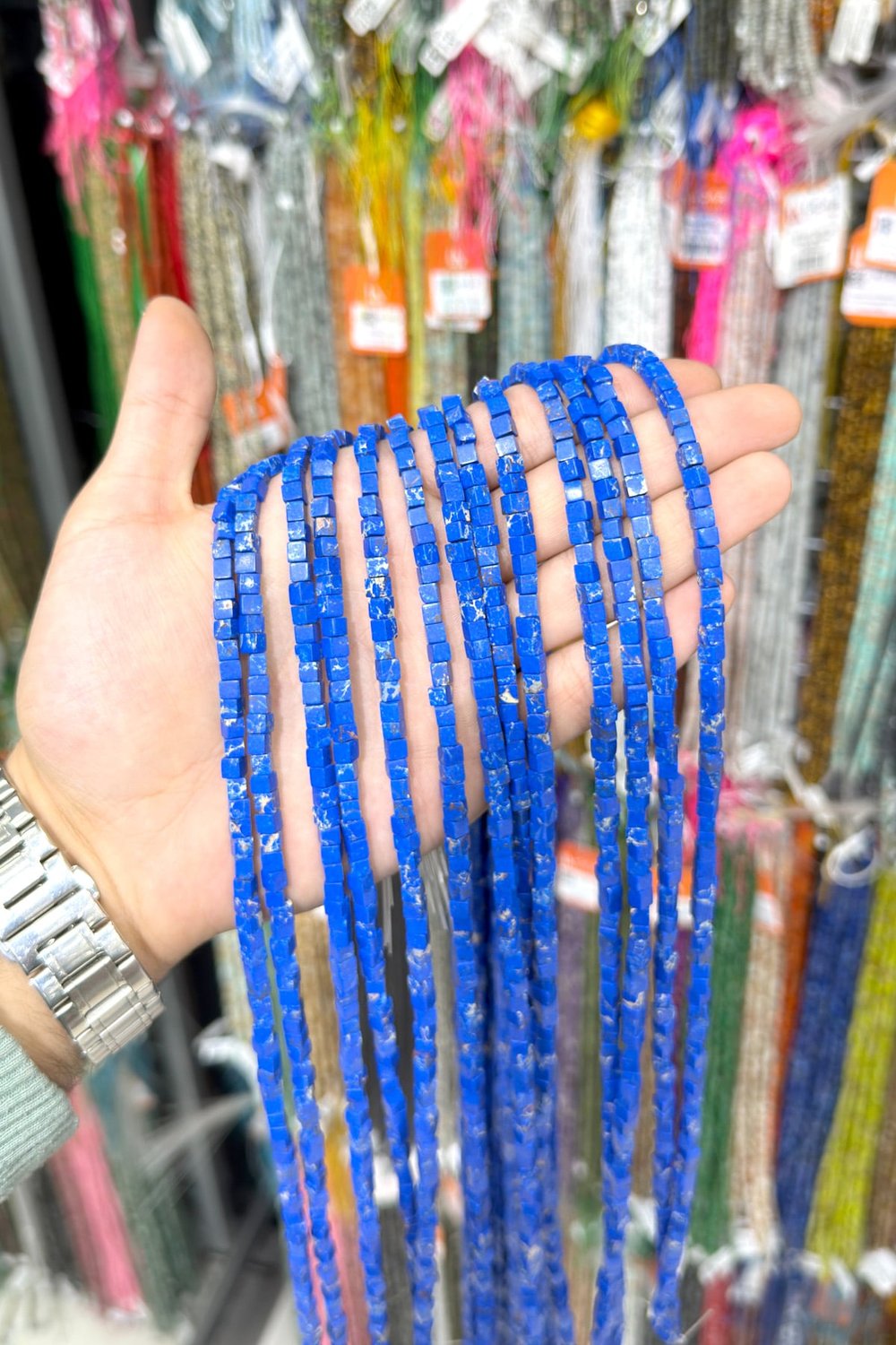 Varisit Doğal Taş Küp Kesim 4x4mm Dizi