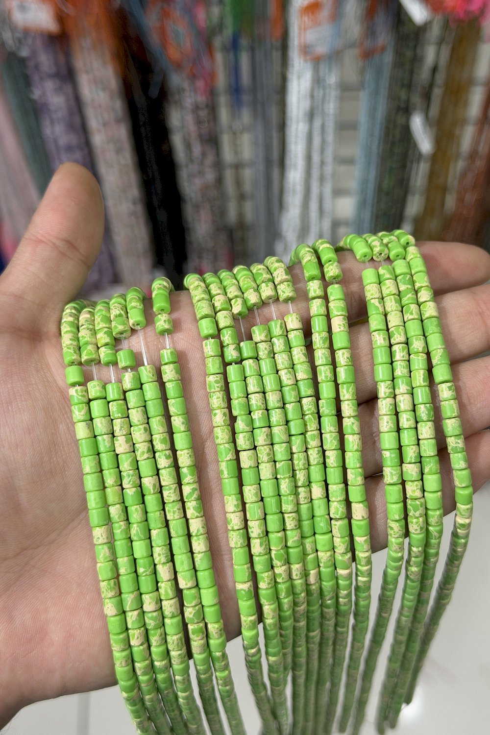 Varisit Taşı Silindir Kesim Parlak 4x4mm Doğal Taş Dizi [AA]