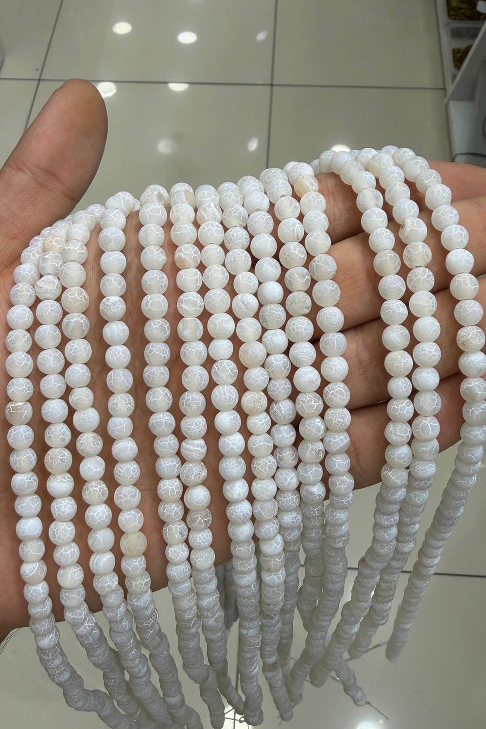 Yengeç Akik Taşı Küre Kesim Mat Beyaz 6mm Doğal Taş Dizi