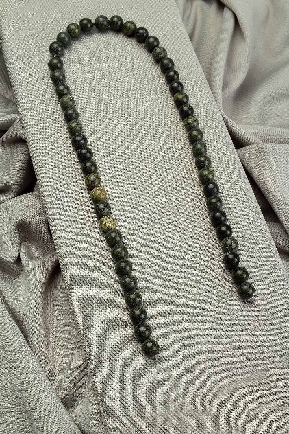 Snake Shiny Light Green Round-Cut 8mm Bead Strand [AB]