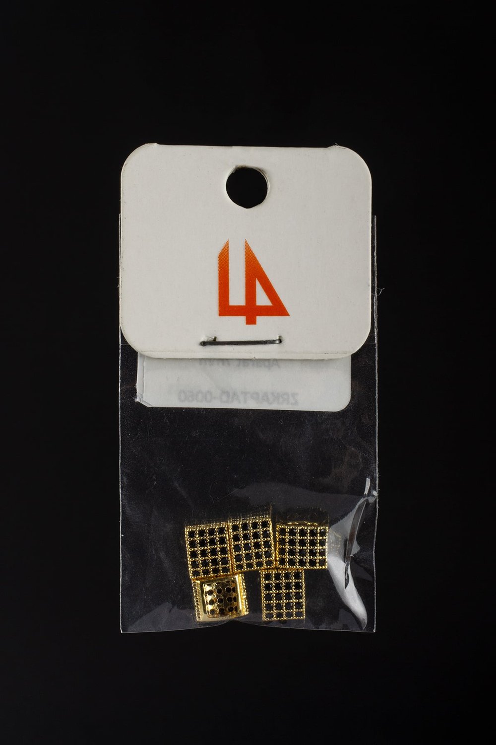 Zirkon Gold Bombeli Kare Çift Delik Aparat 7x6mm