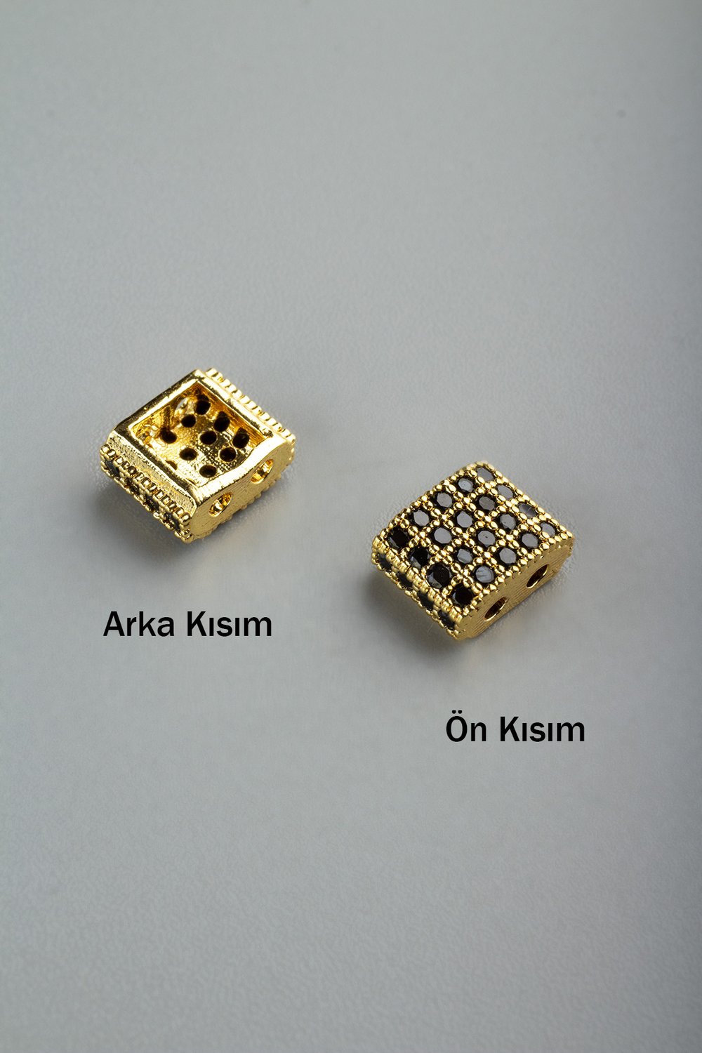 Zirkon Gold Bombeli Kare Çift Delik Aparat 7x6mm