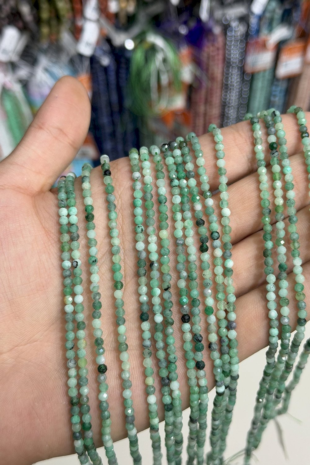 Zümrüt Taşı Küre Kristal Kesim Parlak 3mm Doğal Taş Dizi
