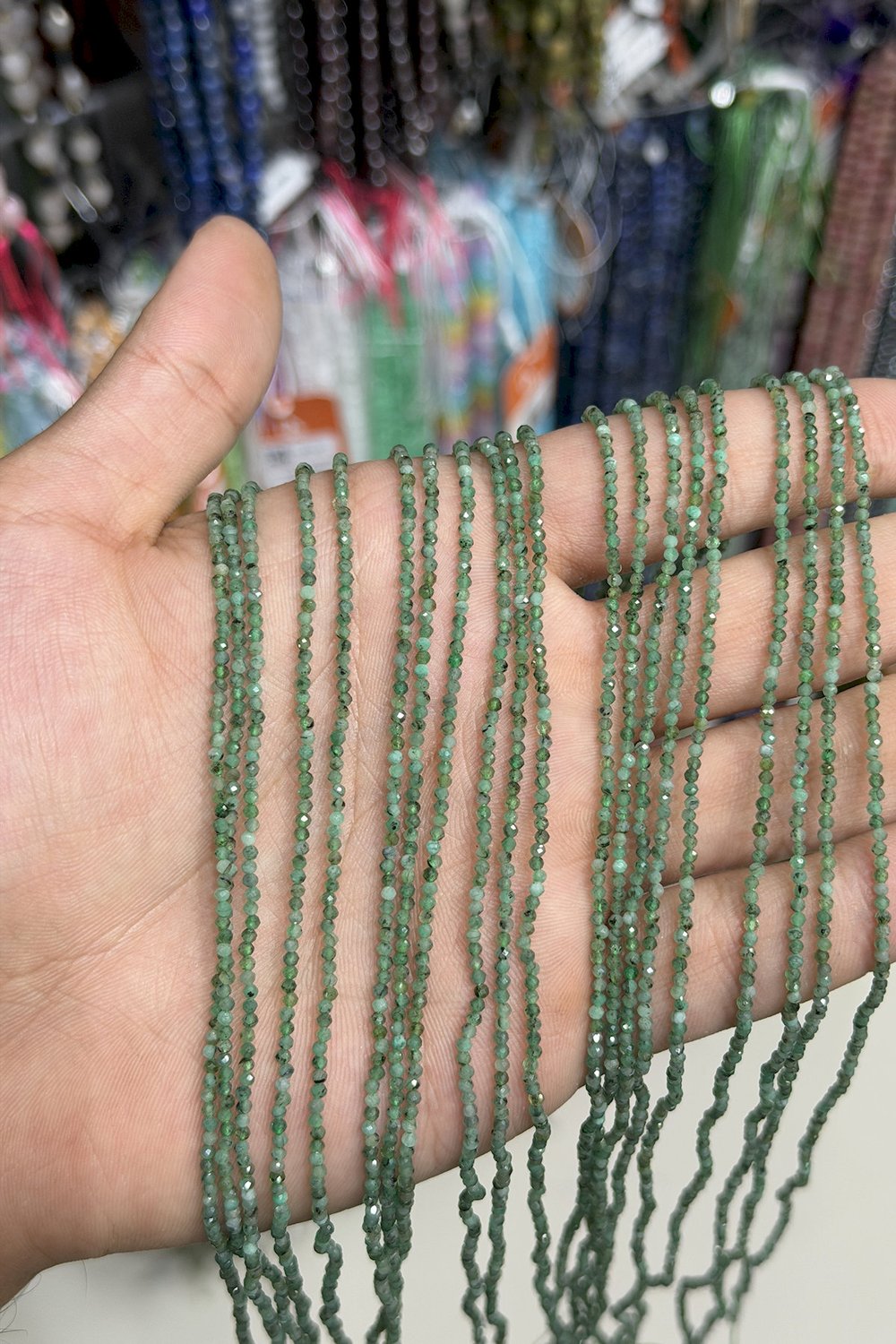 Zümrüt Taşı Küre Kristal Kesim Parlak 2mm Doğal Taş Dizi