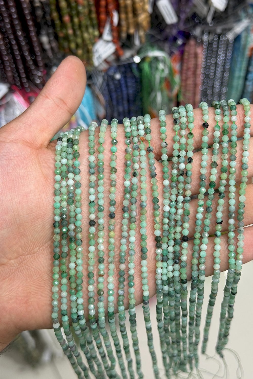 Zümrüt Taşı Küre Kristal Kesim Parlak 3mm Doğal Taş Dizi
