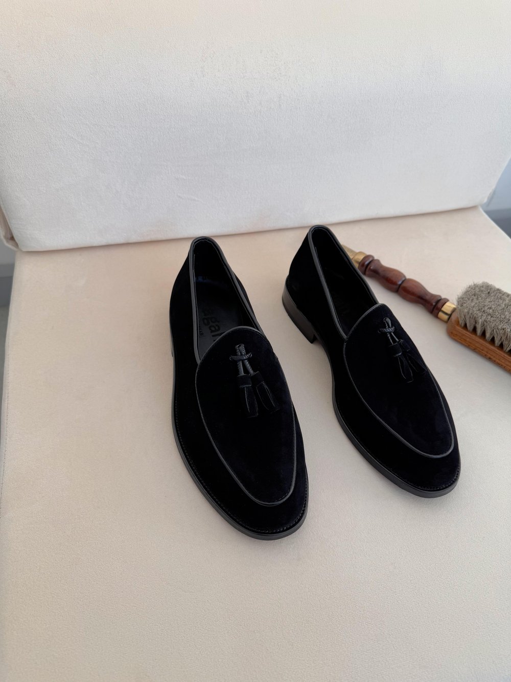 AGAH MODEL SİYAH KADİFE MAKOSEN AYAKKABI