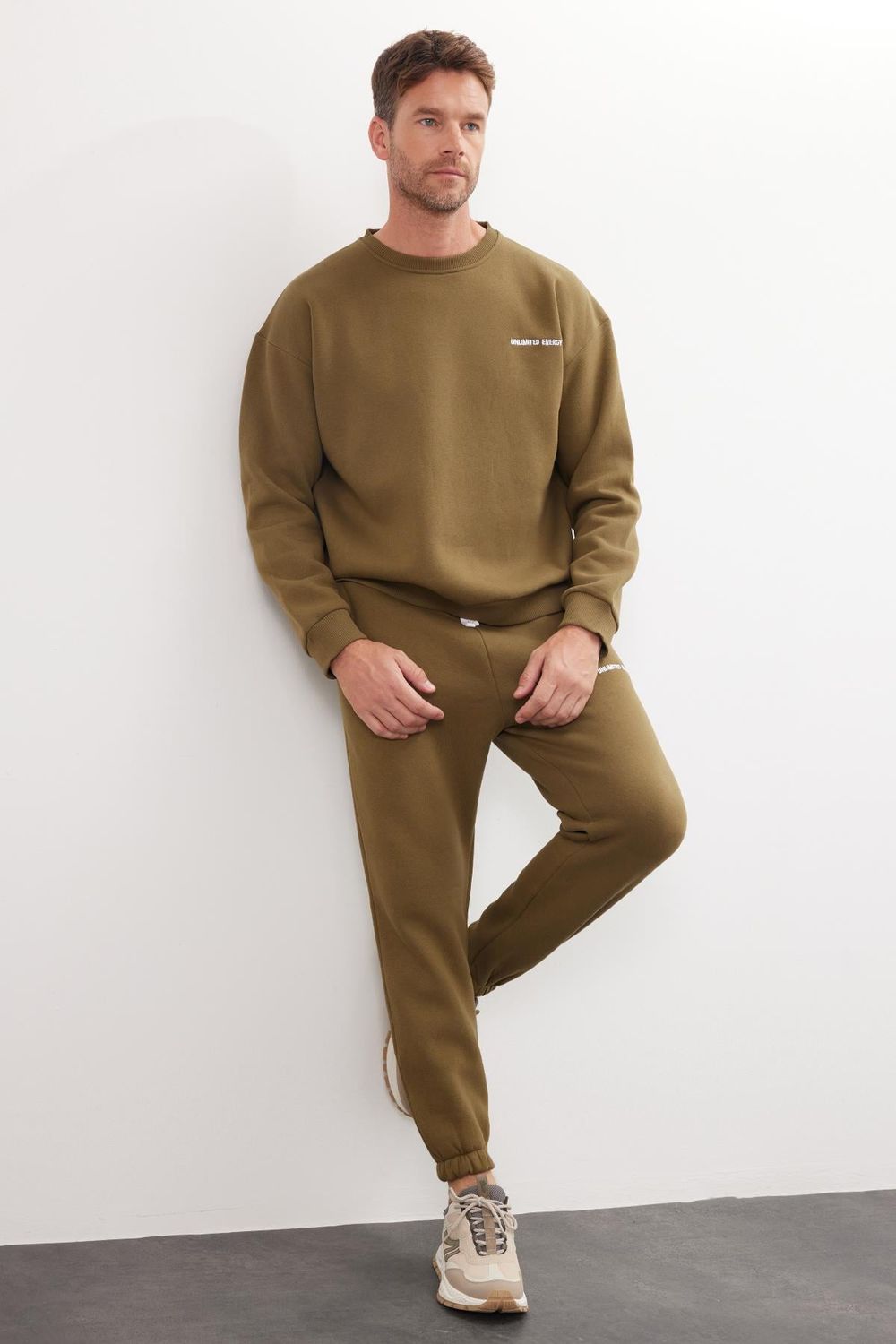 RELAX FIT EMBROIDERED SWEATSHIRT TRACKSUIT ONL