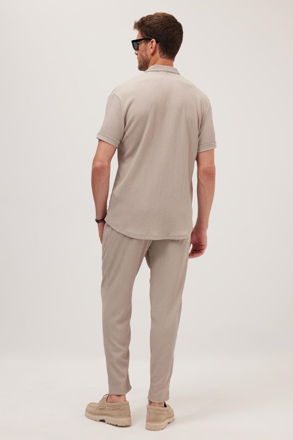 Erkek Standart Fit Kısa Kollu Beli Bağcıklı Apaş Yaka Taş Gömlek Jogger Takım
