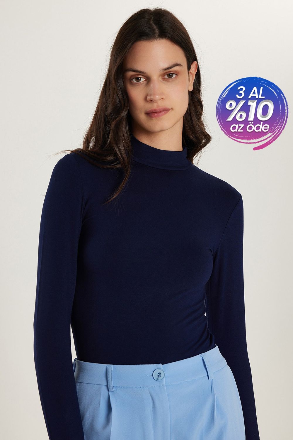 Kadın Regular Fit Klasik Kesim Viskon Kumaş Balıkçı Yaka Lacivert Bluz 