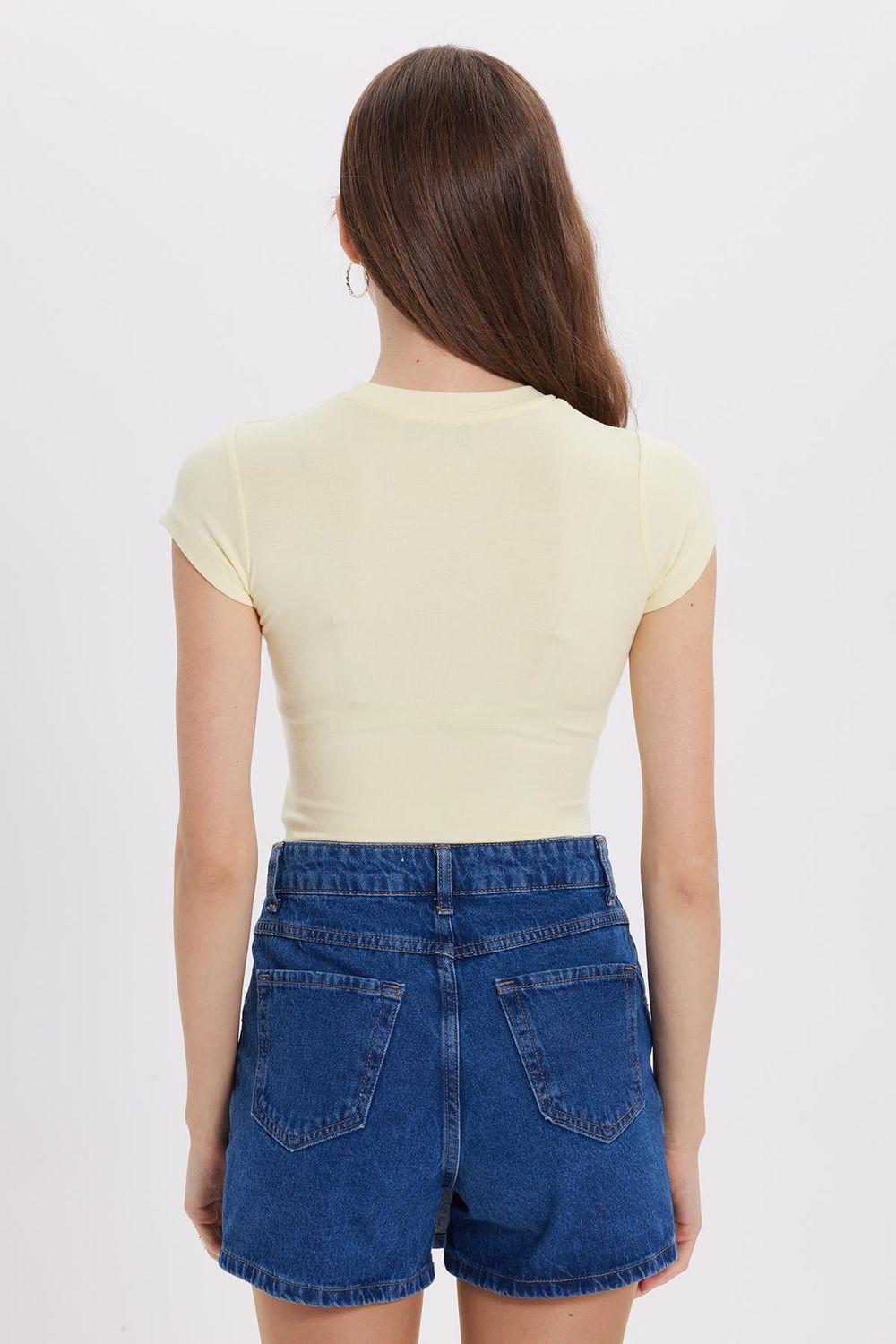 Kadın Regular Fit Klasik Kesim Bisiklet Yaka Viskon Kumaş Ultra Soft Sarı Tişört