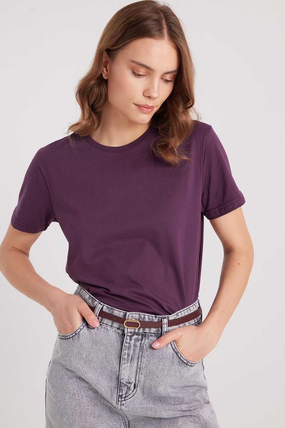 Kadın Slim Fit Dar Kesim %100 Pamuk Yumuşak Dokulu Mor Bisiklet Yaka Tişört