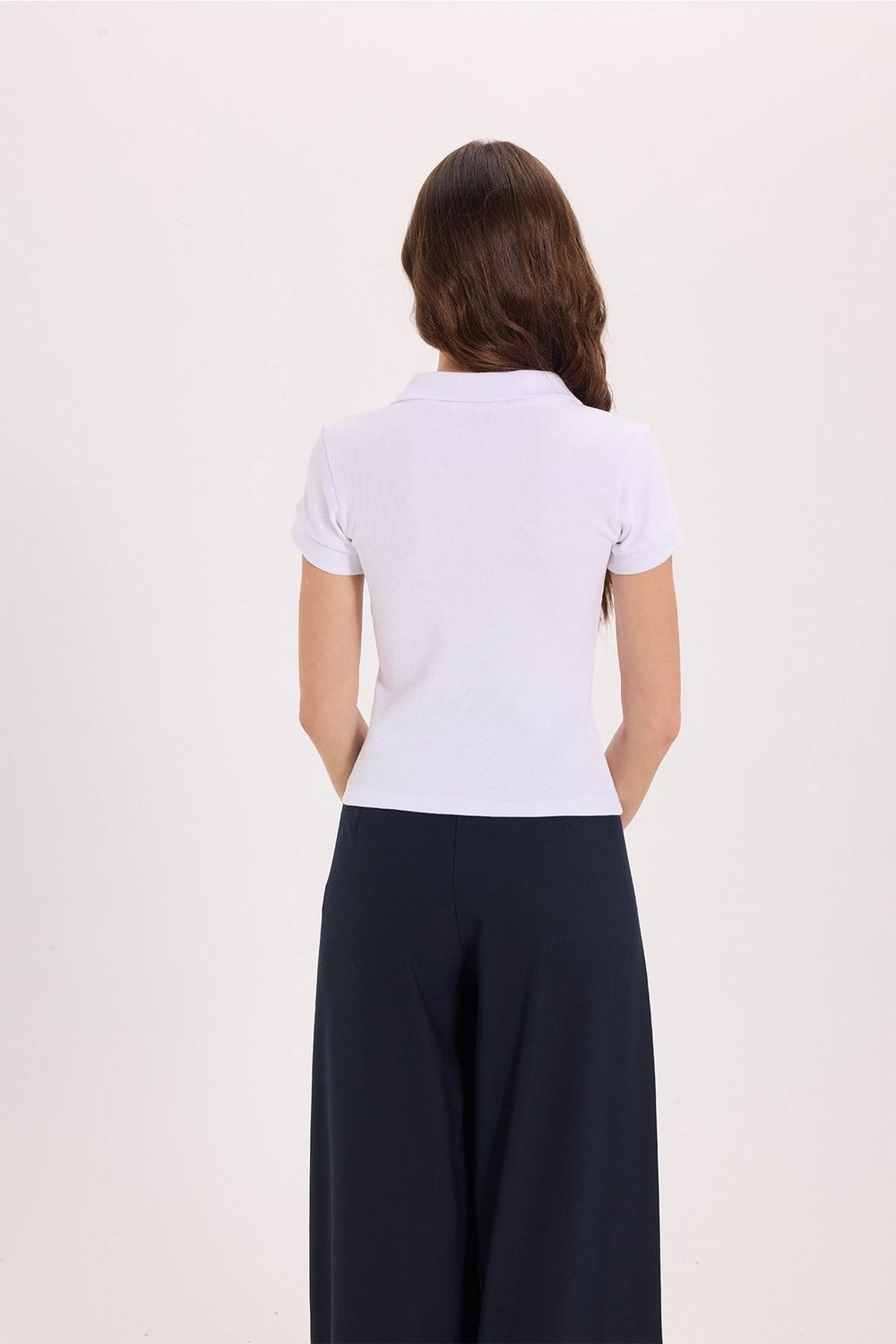 Kadın Slim Fit Dar Kesim Pamuklu Kısa Kollu Beyaz Polo Yaka Tişört