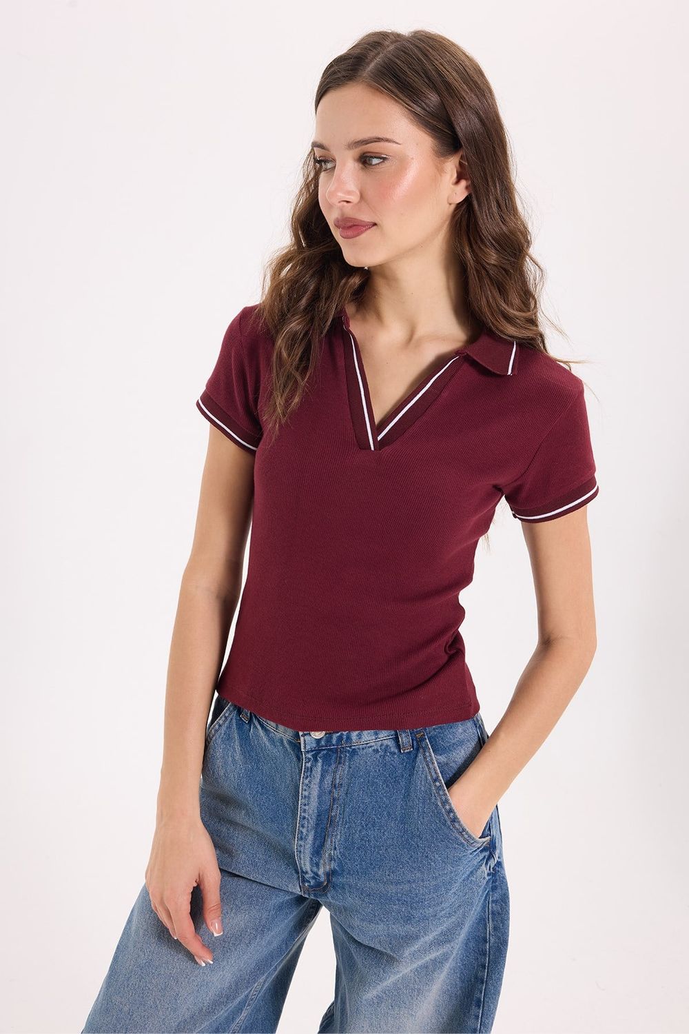 Kadın Slim Fit Dar Kesim Pamuklu Polo Yaka Kısa Kollu Bordo Tişört