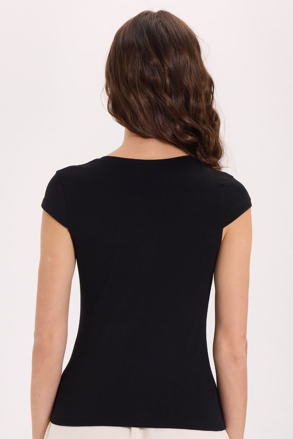 Kadın Slim Fit Dar Kesim Pamuklu Likralı Bisiklet Yaka Ay Kol Siyah Tişört