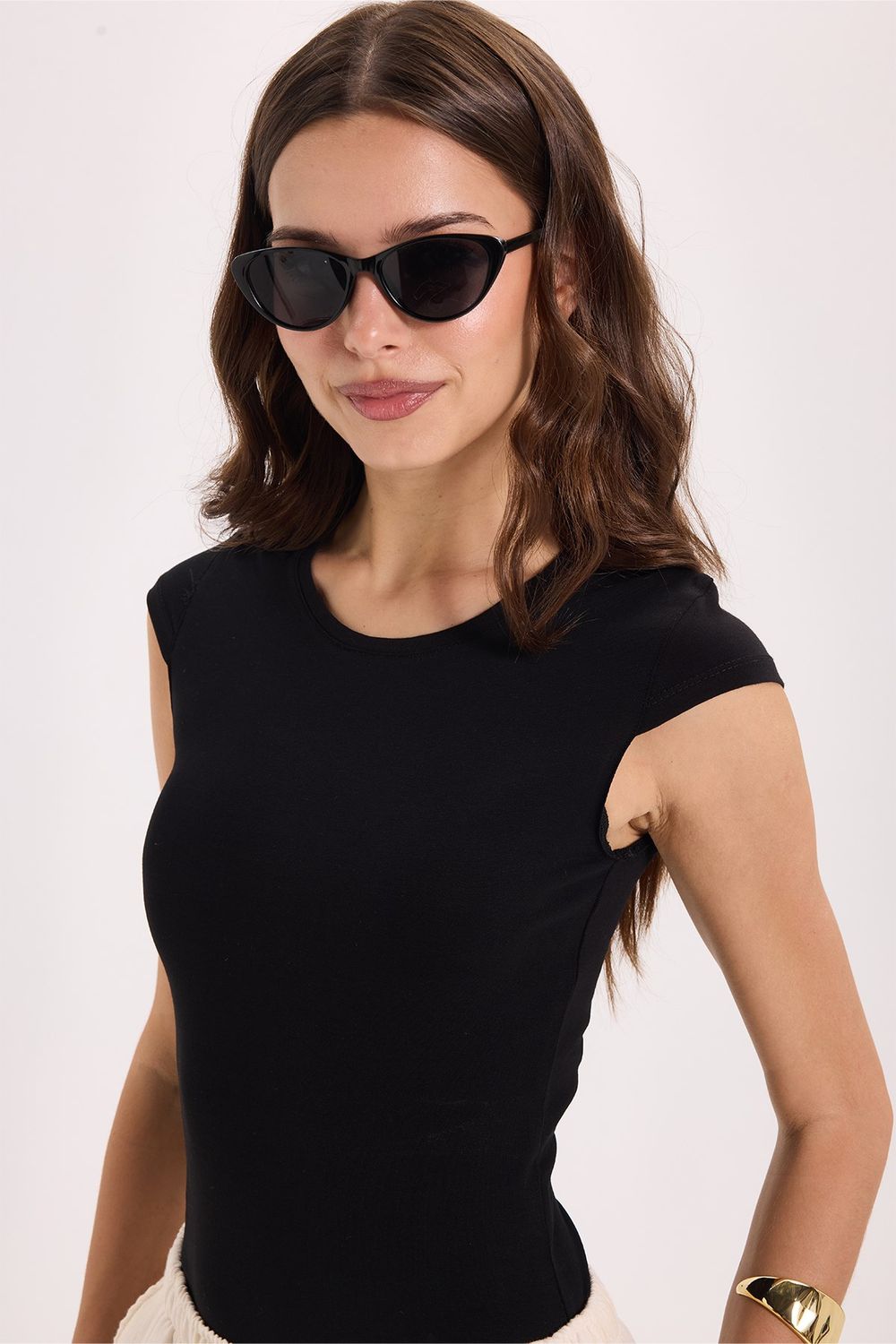 Kadın Slim Fit Dar Kesim Pamuklu Likralı Bisiklet Yaka Ay Kol Siyah Tişört
