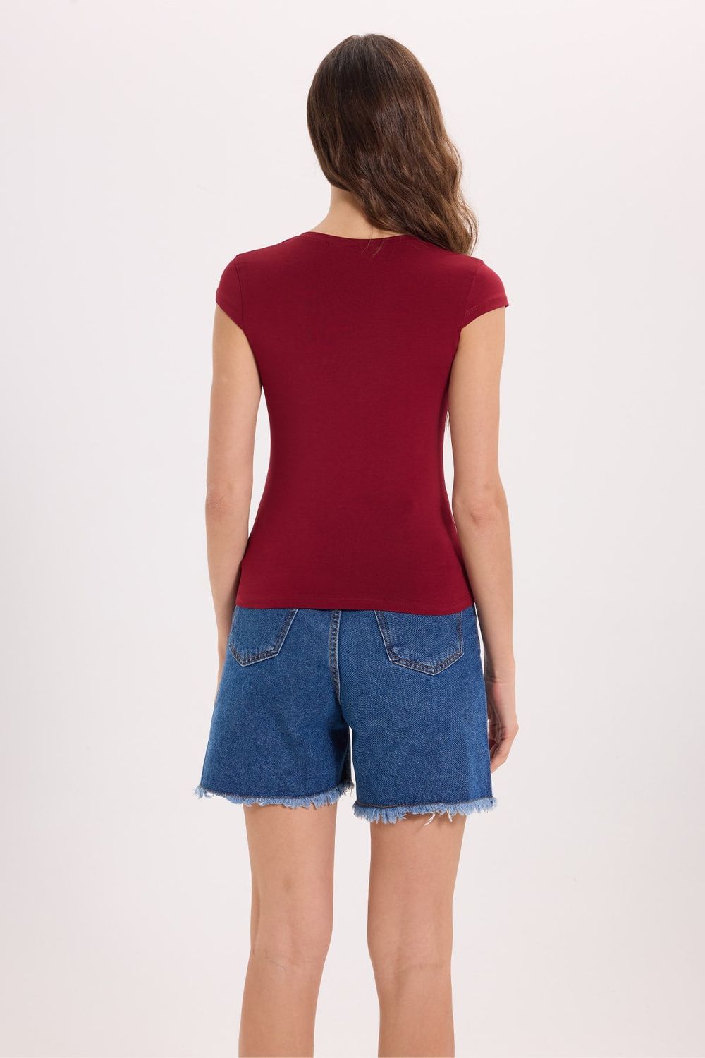 Kadın Slim Fit Dar Kesim Pamuklu Likralı Bisiklet Yaka Ay Kol Bordo Tişört