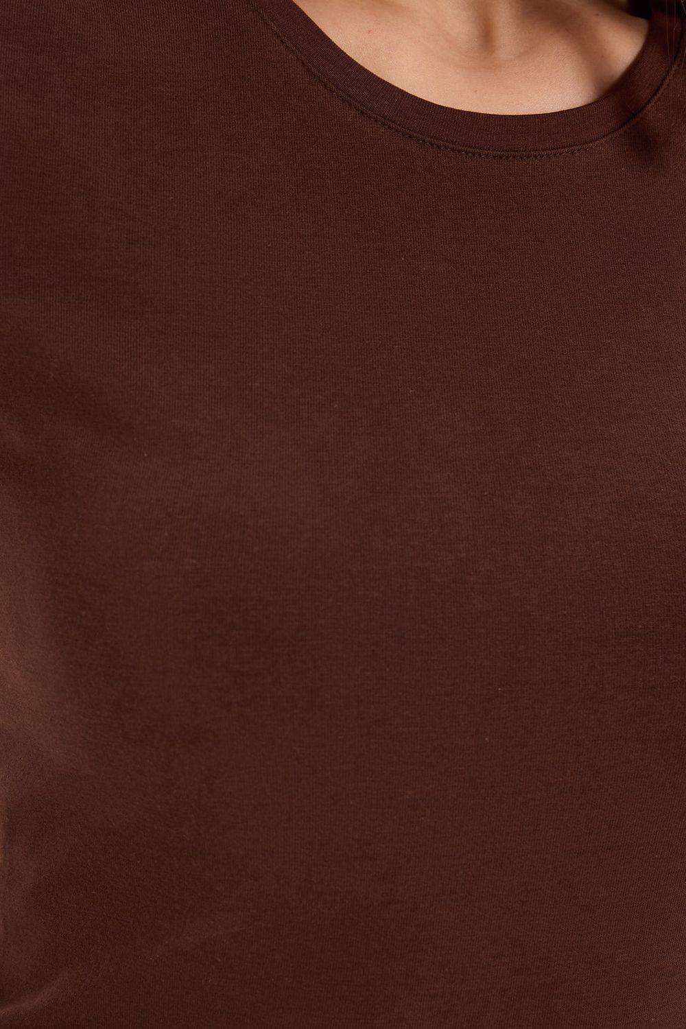 Kadın Slim Fit Dar Kesim Pamuklu Likralı Bisiklet Yaka Ay Kol Kahverengi Tişört