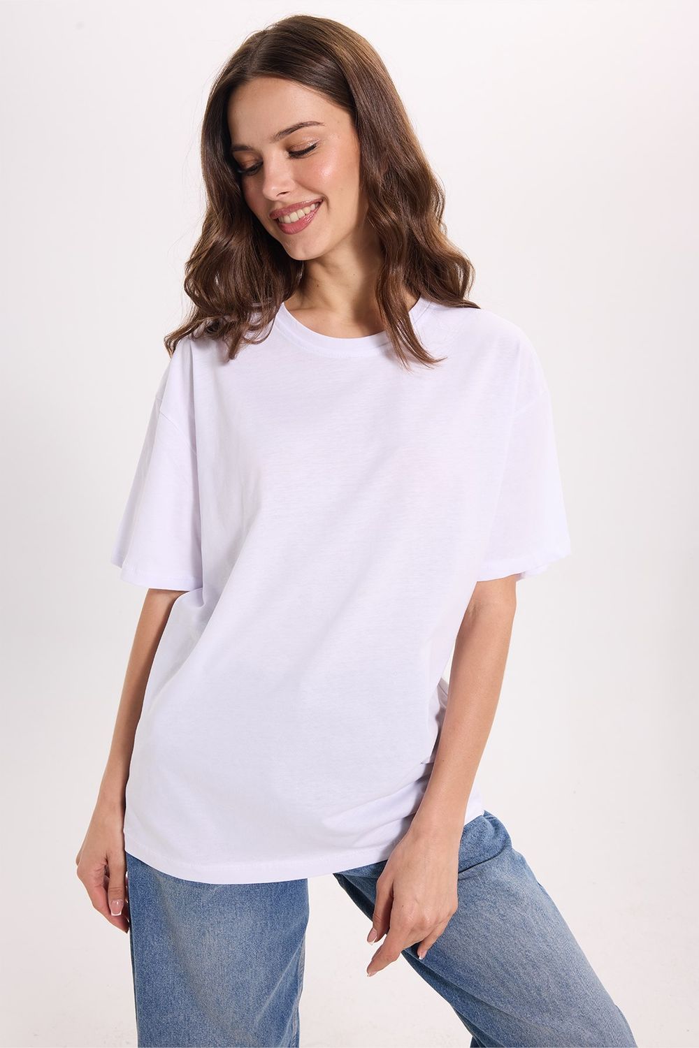 Kadın Slim Fit Dar Kesim %100 Pamuk Kısa Kollu Bisiklet Yaka Beyaz Tişört