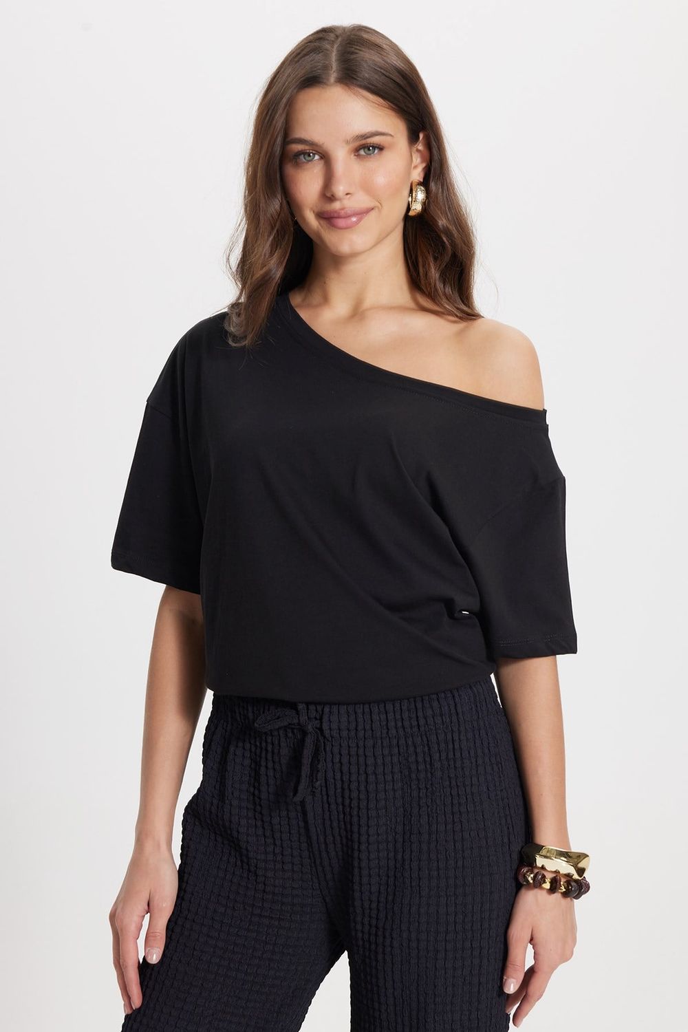 Kadın Slim Fit Dar Kesim %100 Pamuk Kayık Yaka Kısa Kollu Siyah Tişört