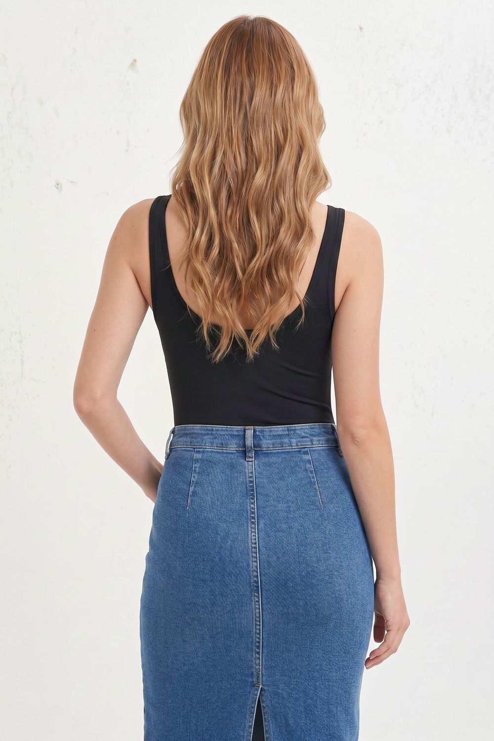 Kadın Slim Fit Dar Kesim Askılı Kare Yaka Sırtı Açık Sandy Kumaş Çıtçıtlı Siyah Body