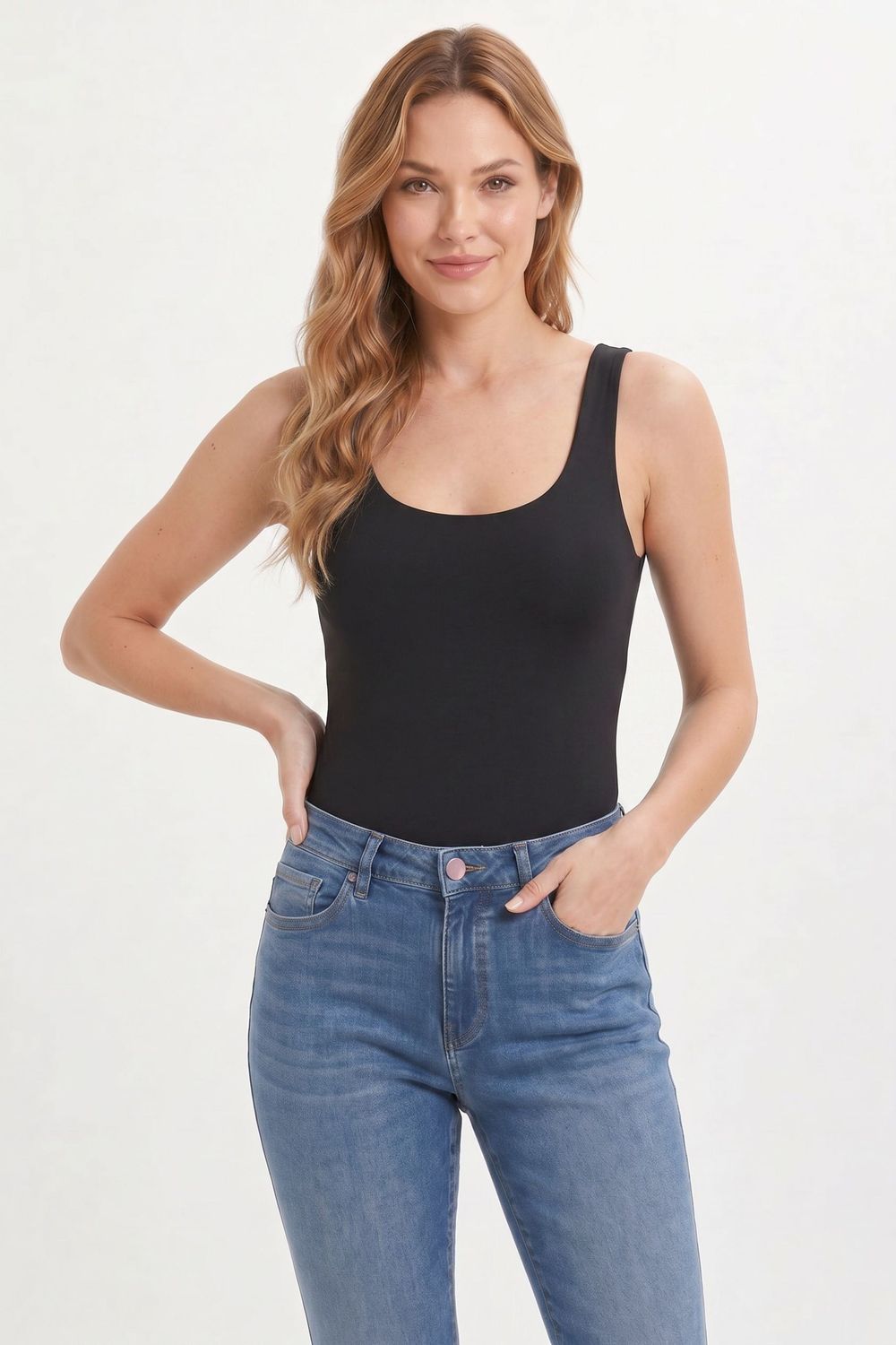 Kadın Slim Fit Dar Kesim Askılı Kare Yaka Sırtı Açık Sandy Kumaş Çıtçıtlı Siyah Body