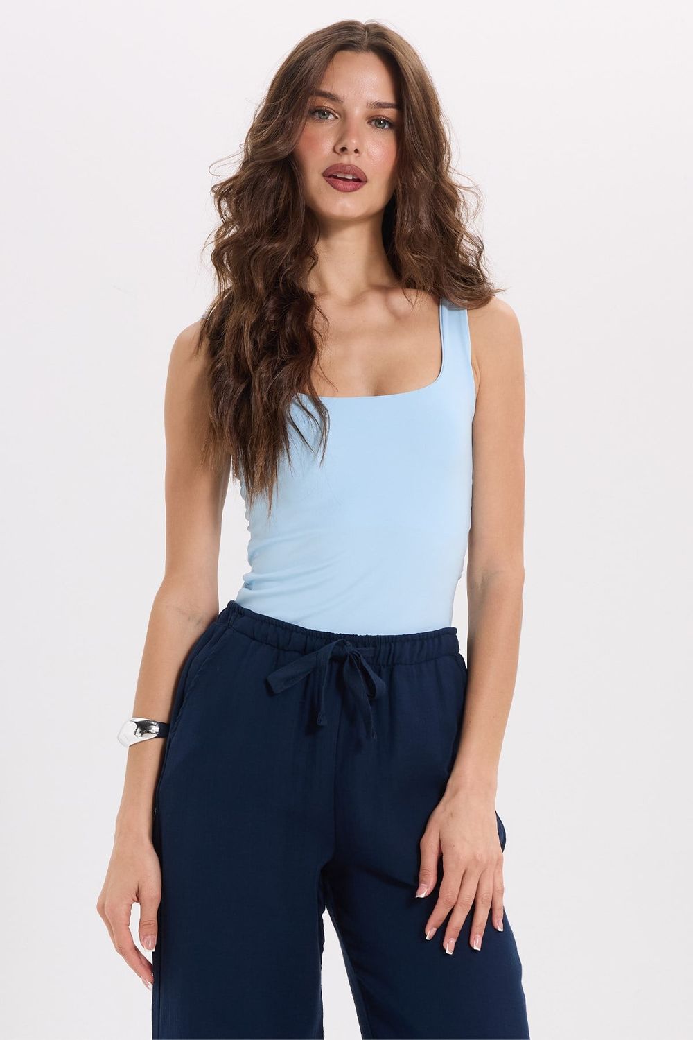 Kadın Slim Fit Dar Kesim Askılı Kare Yaka Sırtı Açık Sandy Kumaş Çıtçıtlı Mavi Body