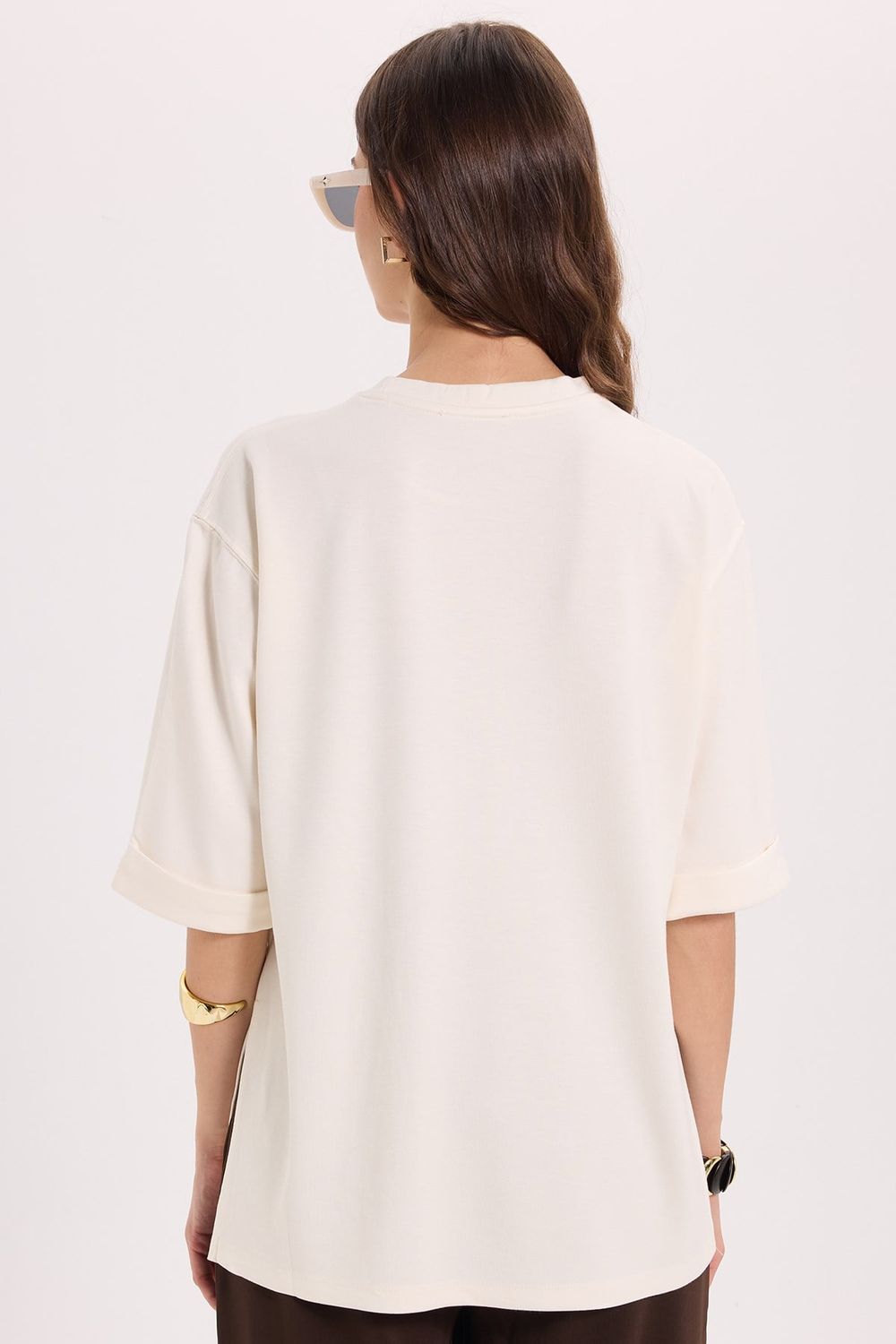 KADIN OVERSIZE YIRTMAÇLI TİŞÖRT NOA-2699