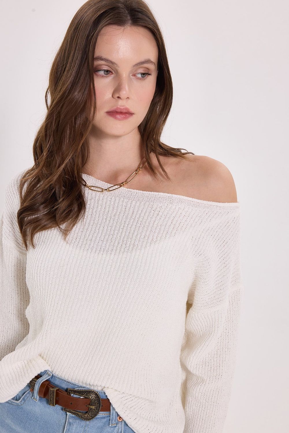 Kadın Relax Fit Rahat Kesim Pamuklu Kayık Yaka Örme Beyaz Triko Kazak