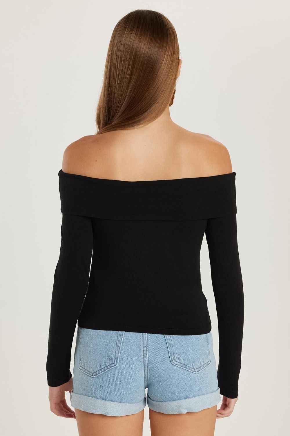 Kadın Slim Fit Dar Kesim Uzun Kol Kayık Yaka Siyah Bluz