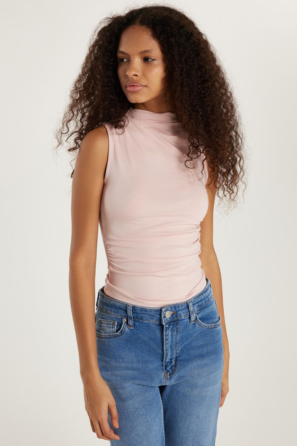 Kadın Slim Fit Viskon Sıfır Kol Boğazlı Gül Kurusu Bluz