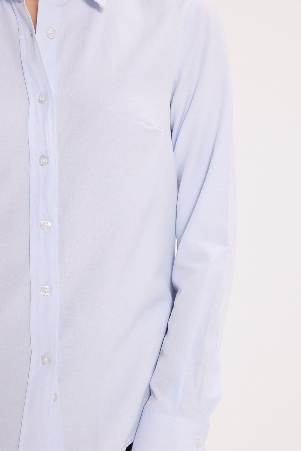 Kadın Slim Fit Dar Kesim Uzun Kollu Pamuklu Vücuda Oturan Dokulu Mavi Basic Gömlek