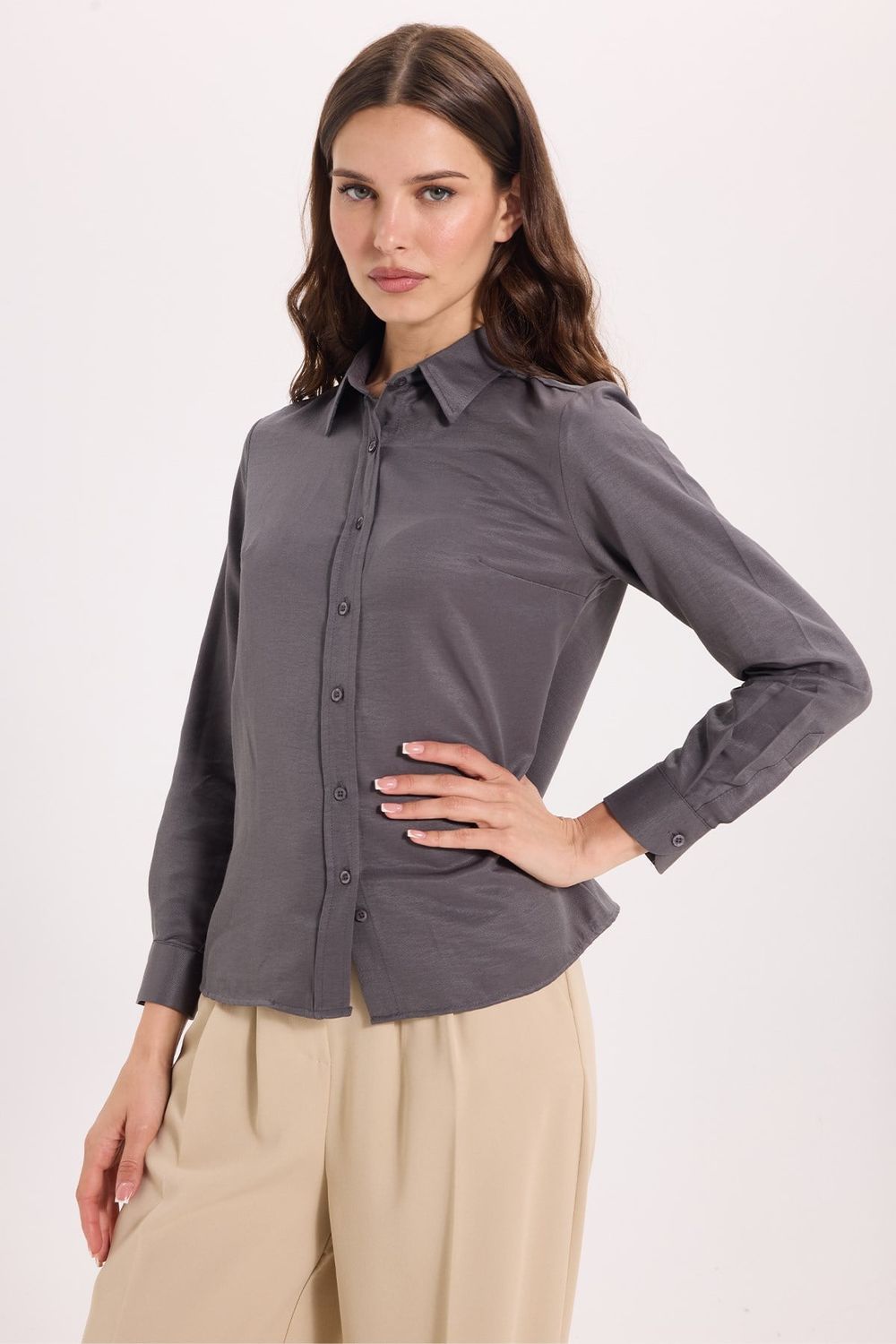 Kadın Slim Fit Dar Kesim Uzun Kollu Pamuklu Vücuda Oturan Dokulu Antrasit Basic Gömlek
