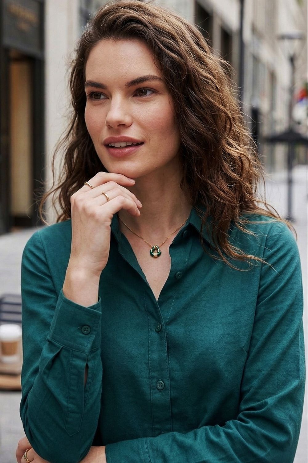Kadın Slim Fit Dar Kesim Uzun Kollu Pamuklu Vücuda Oturan Dokulu Yeşil Basic Gömlek