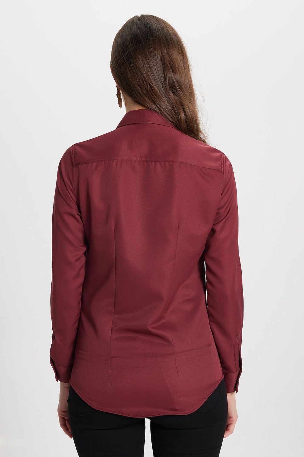 Kadın Slim Fit Dar Kesim Vucüda Oturan Uzun Kollu Gizli Düğme Detaylı Bordo Basic Gömlek