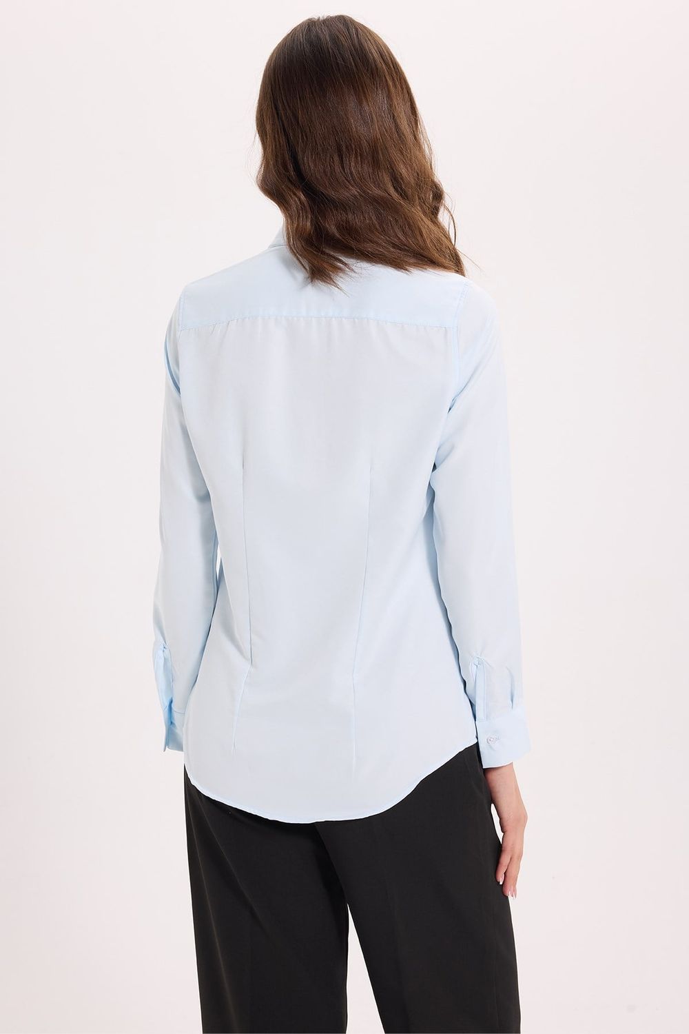 Kadın Slim Fit Dar Kesim Vucüda Oturan Uzun Kollu Gizli Düğme Detaylı Mavi Basic Gömlek