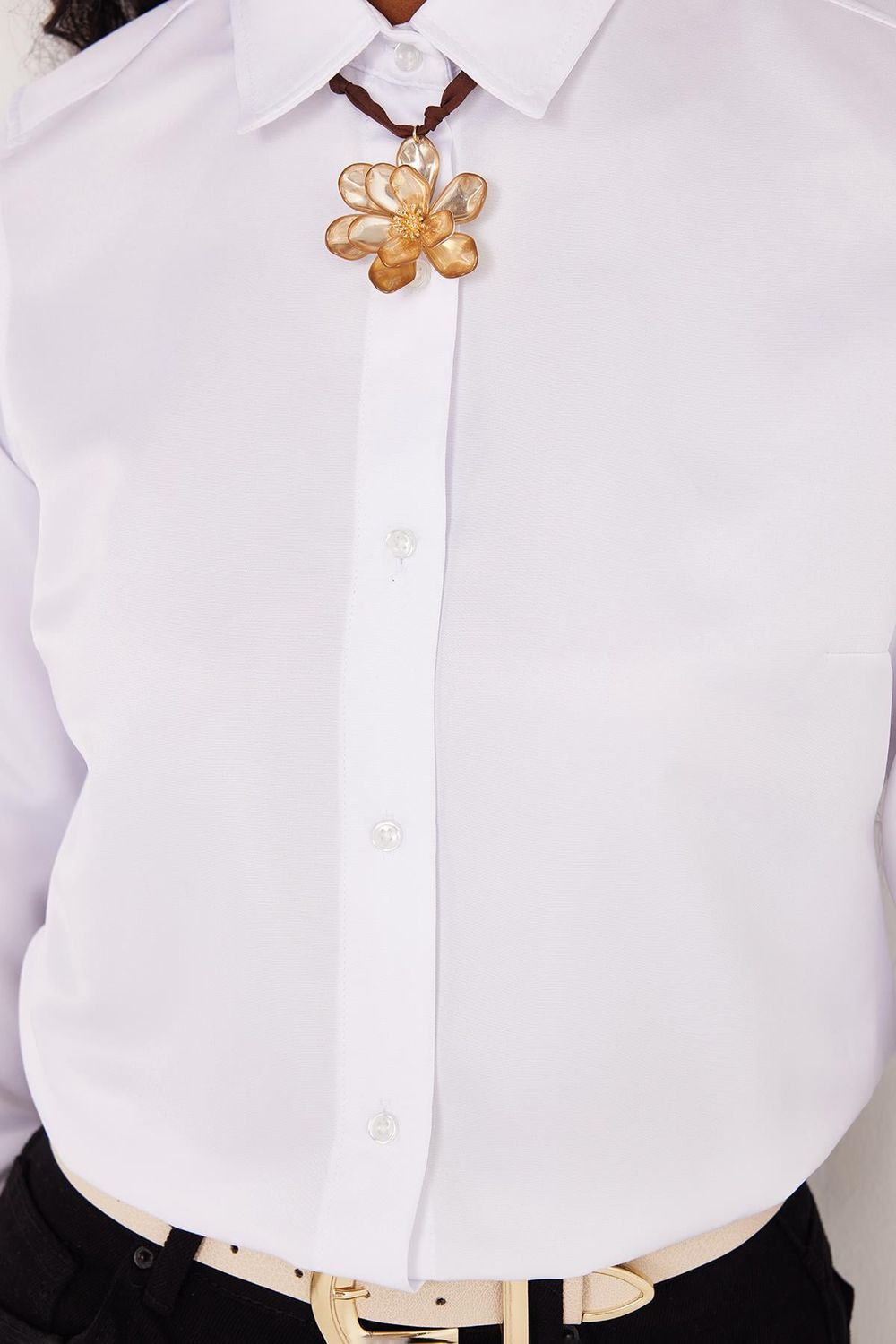 Kadın Slim Fit Dar Kesim Vücuda Oturan Uzun Kollu Beyaz Basic Gömlek