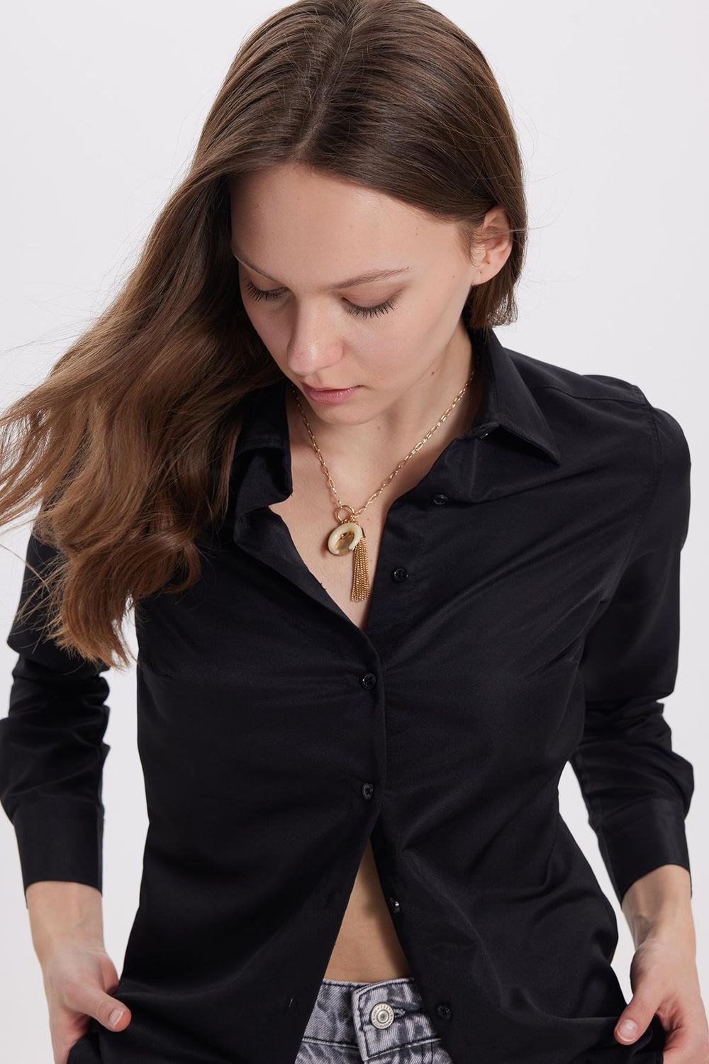 Kadın Slim Fit Dar Kesim Vücuda Oturan Uzun Kollu Siyah Basic Gömlek