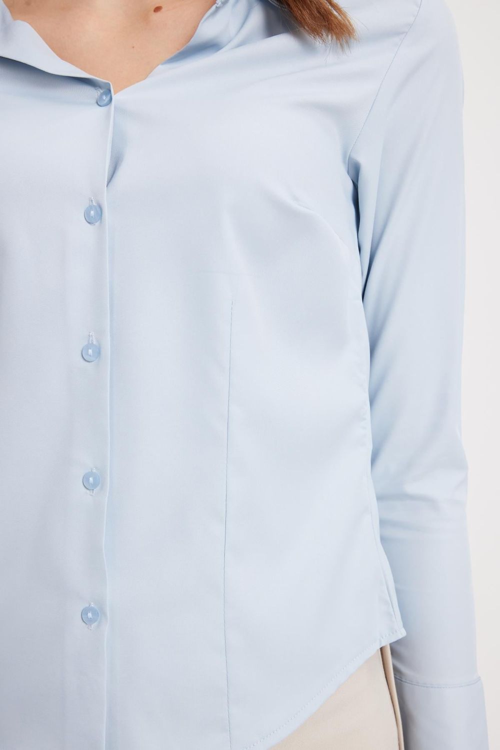 Kadın Slim Fit Dar Kesim Pensli Vucüda Oturan Uzun Manşet V Yaka Gömlek