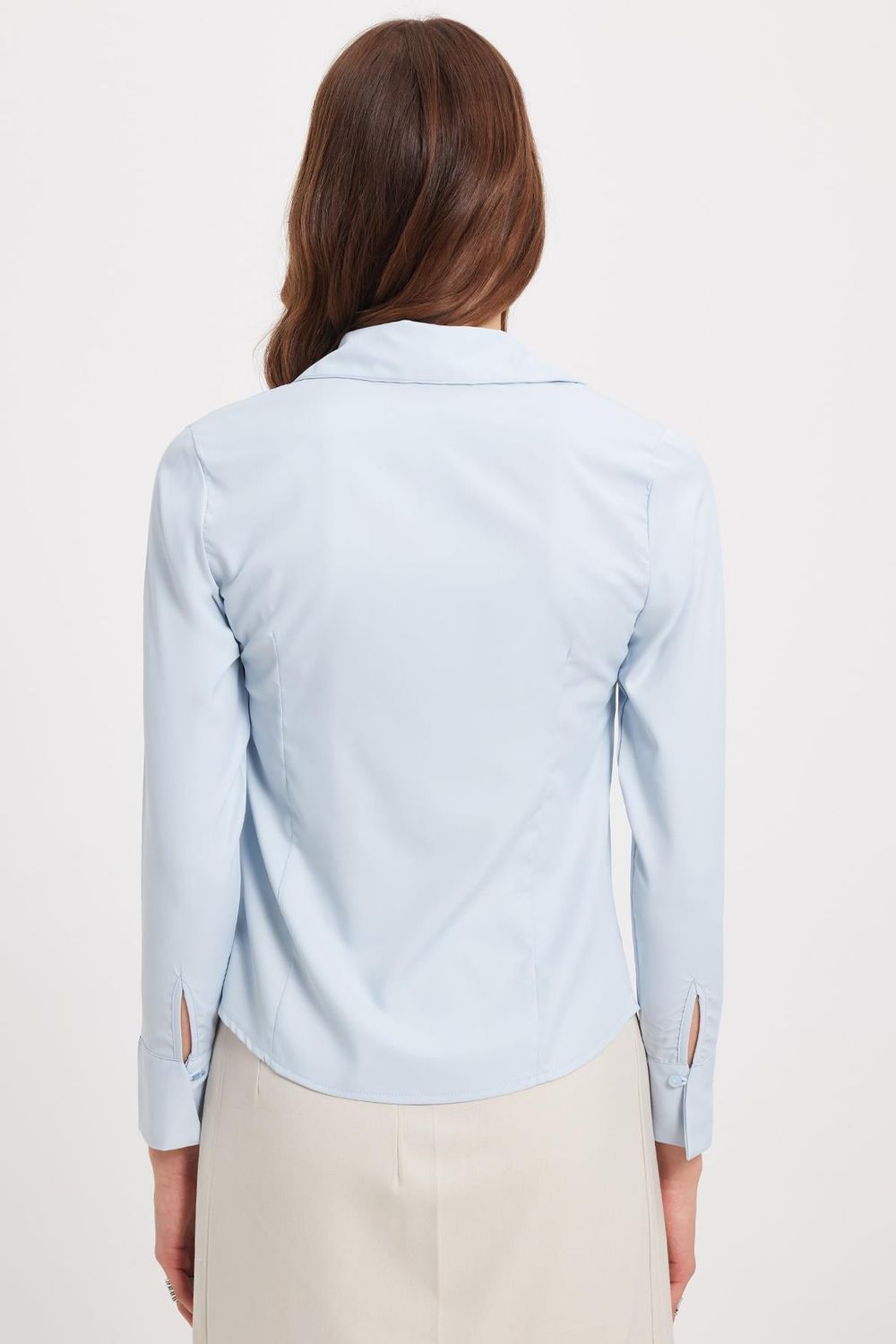 Kadın Slim Fit Dar Kesim Pensli Vucüda Oturan Uzun Manşet V Yaka Gömlek