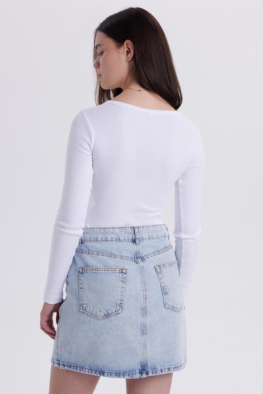 Kadın Slim Fit Dar Kesim Pamuklu V Yaka Beyaz  Bluz