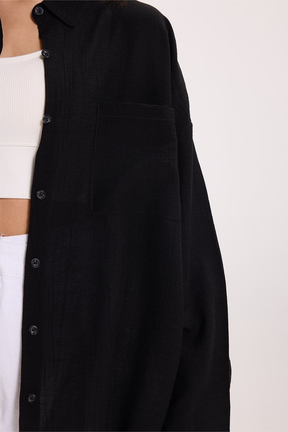 Kadın Oversize Rahat Kesim Uzun Kollu Düz Viskonlu Siyah Gömlek