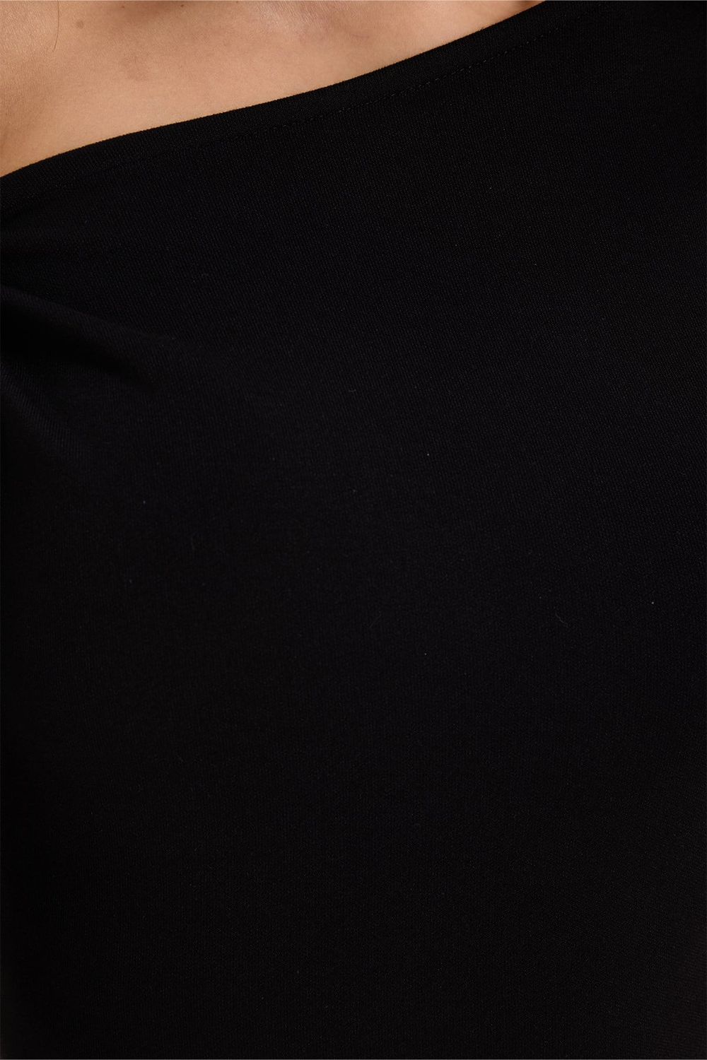 Kadın Slim Fit Dar Kesim Kısa Kollu Kayık Yaka Siyah Bluz