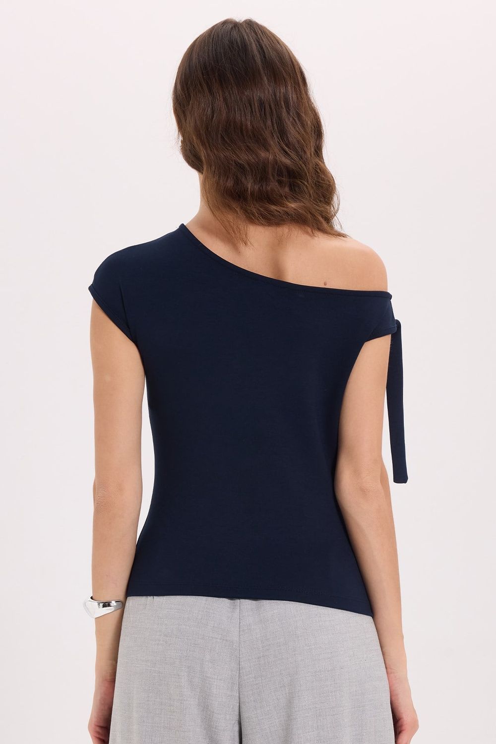 Kadın Slim Fit Dar Kesim Kısa Kollu Kayık Yaka Lacivert Bluz