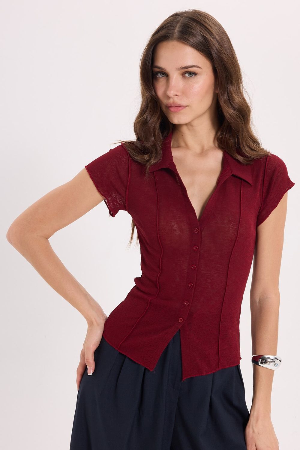 Kadın Slim Fit Dar Kesim Kısa Kollu Gömlek Yaka Bordo Gömlek