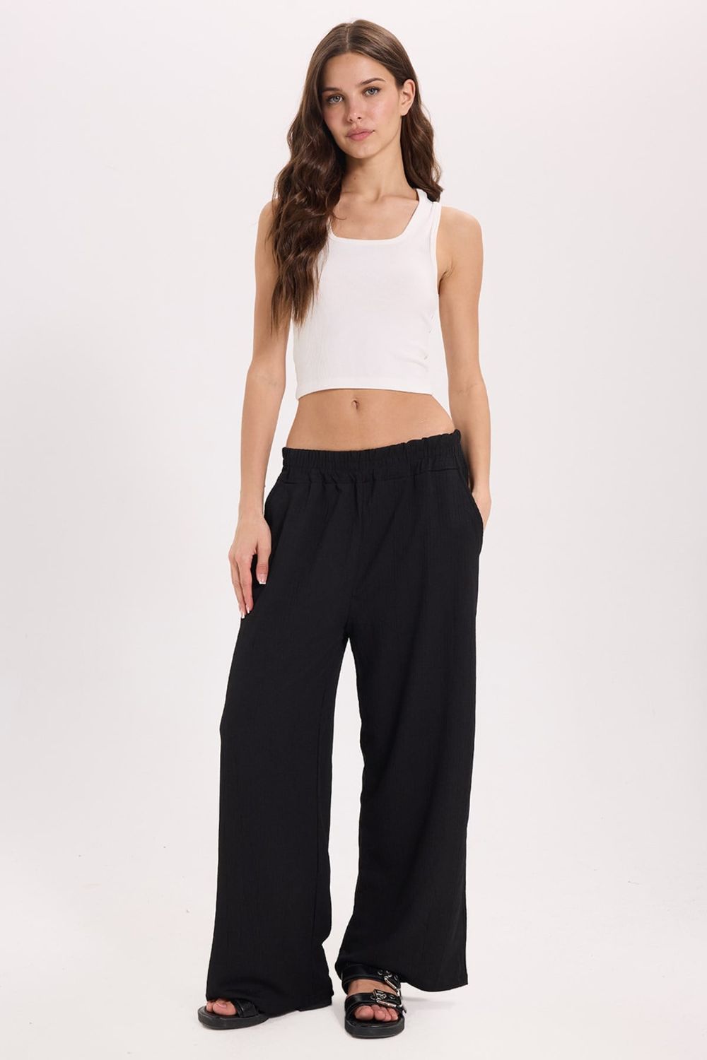 Kadın Slim Fit Dar Kesim Kalın Askılı Kare Yaka Ekru Atlet Bluz