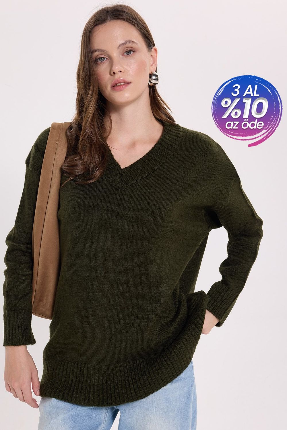 Kadın Oversize Geniş Kesim Düşük Omuzlu Rahat Ve Dökümlü Kol Kesimi Haki V Yaka Kazak